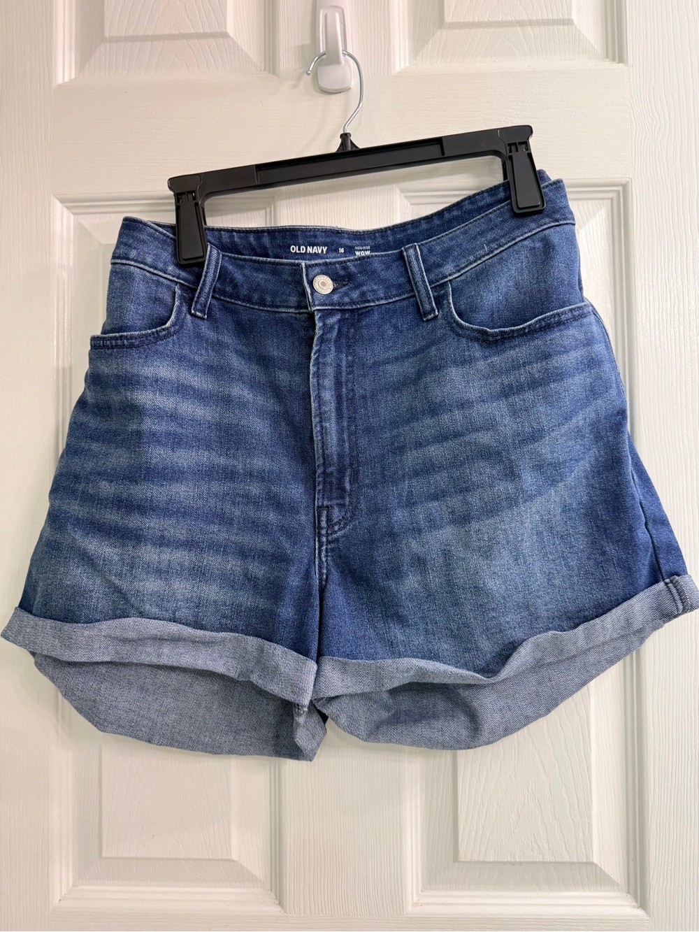 SALE🍁Old Navy Blue Denim Cuffed High-Rise Shorts